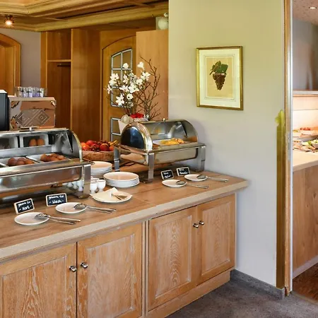 Rebenhof 4*
